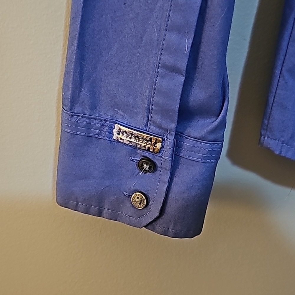 'Express,' Size X-Small, The Essential Shirt - Picture 4 of 4
